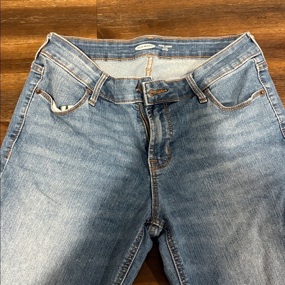 Old Navy Super Skinny Ankle Jeans - Picture 3 of 5